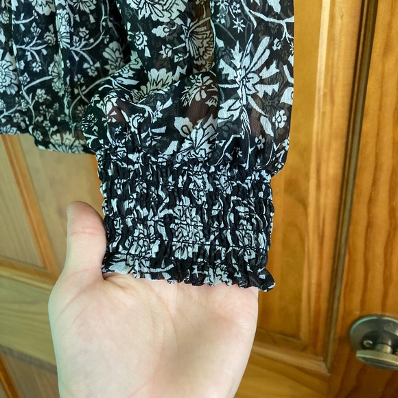 Women’s size XS Old Navy new without tags lightweight blouse with elastic waist - Picture 6 of 8